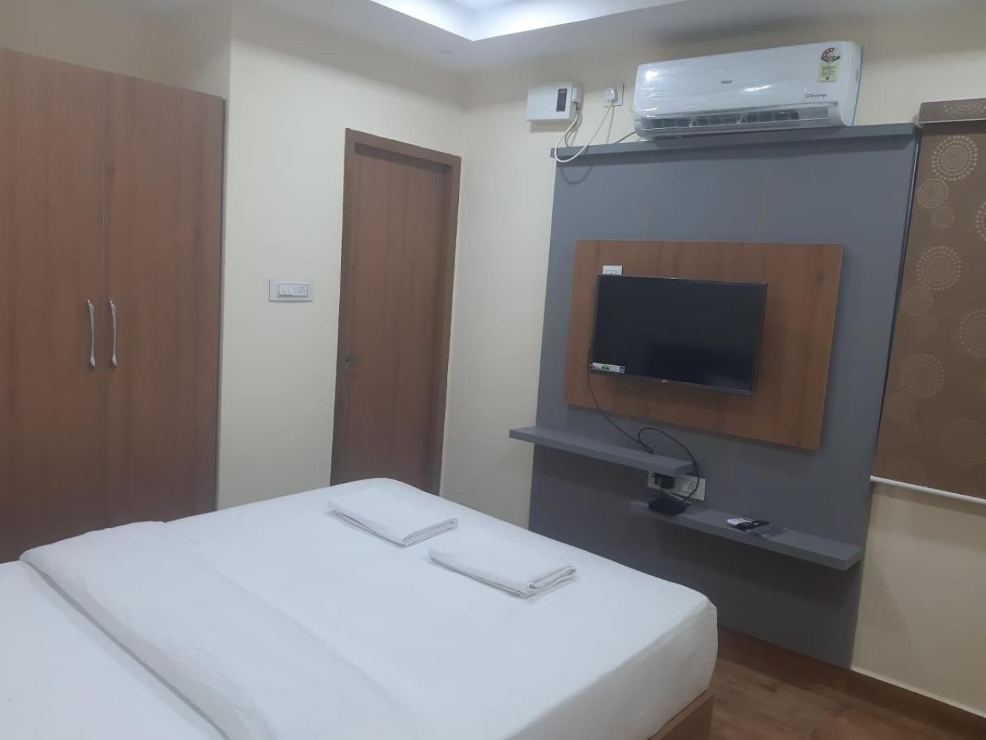Lakshmi Narayana Grand Hotel Kanchipuram Exterior photo