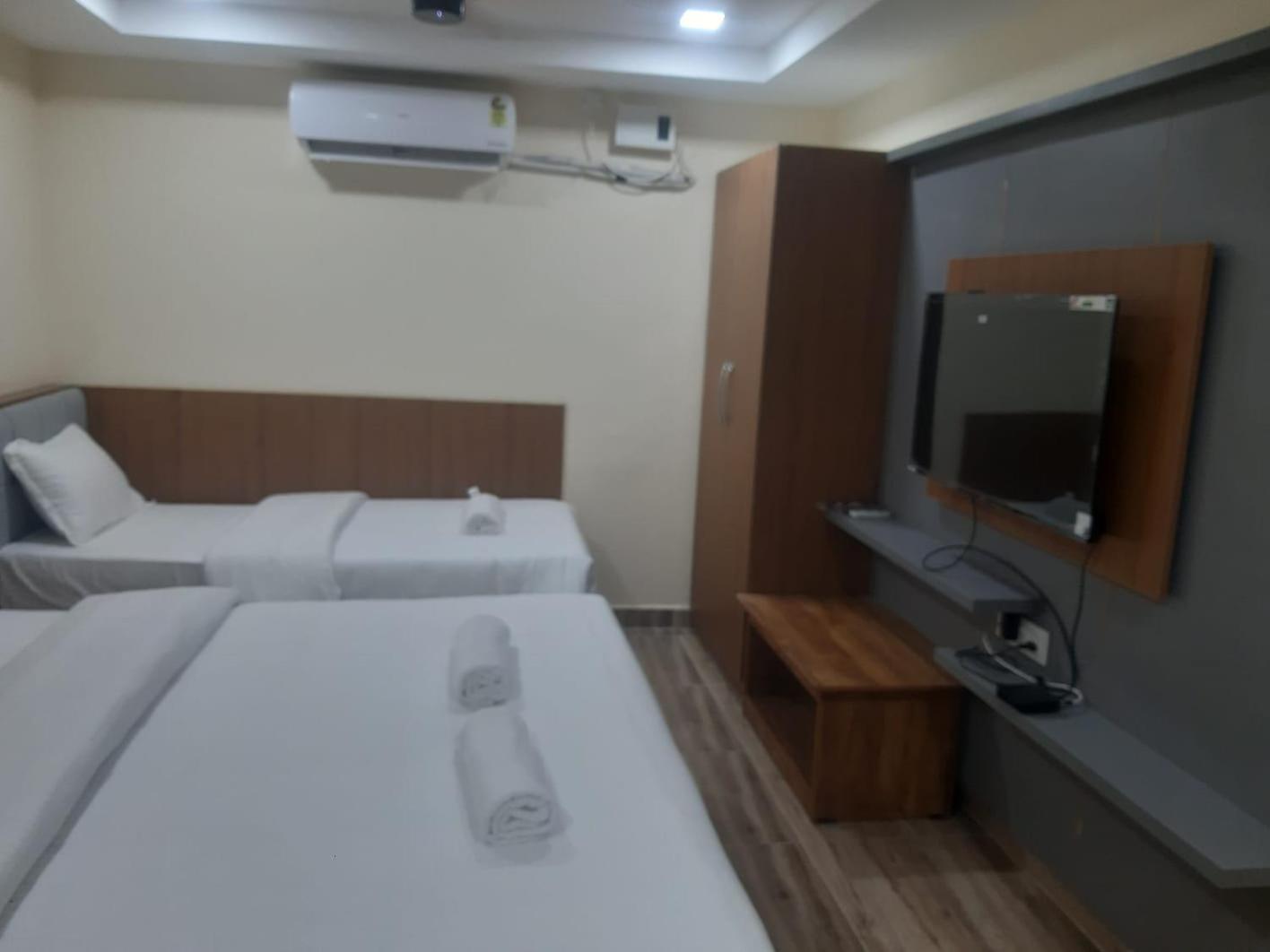 Lakshmi Narayana Grand Hotel Kanchipuram Exterior photo